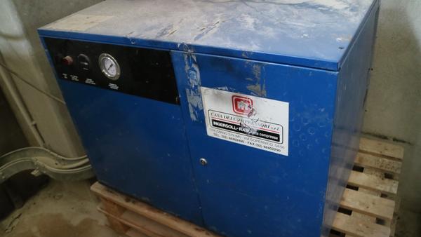 2#3053 Macchinari  lavorazione marmo e carrello elevatore Clarck in vendita - foto 44