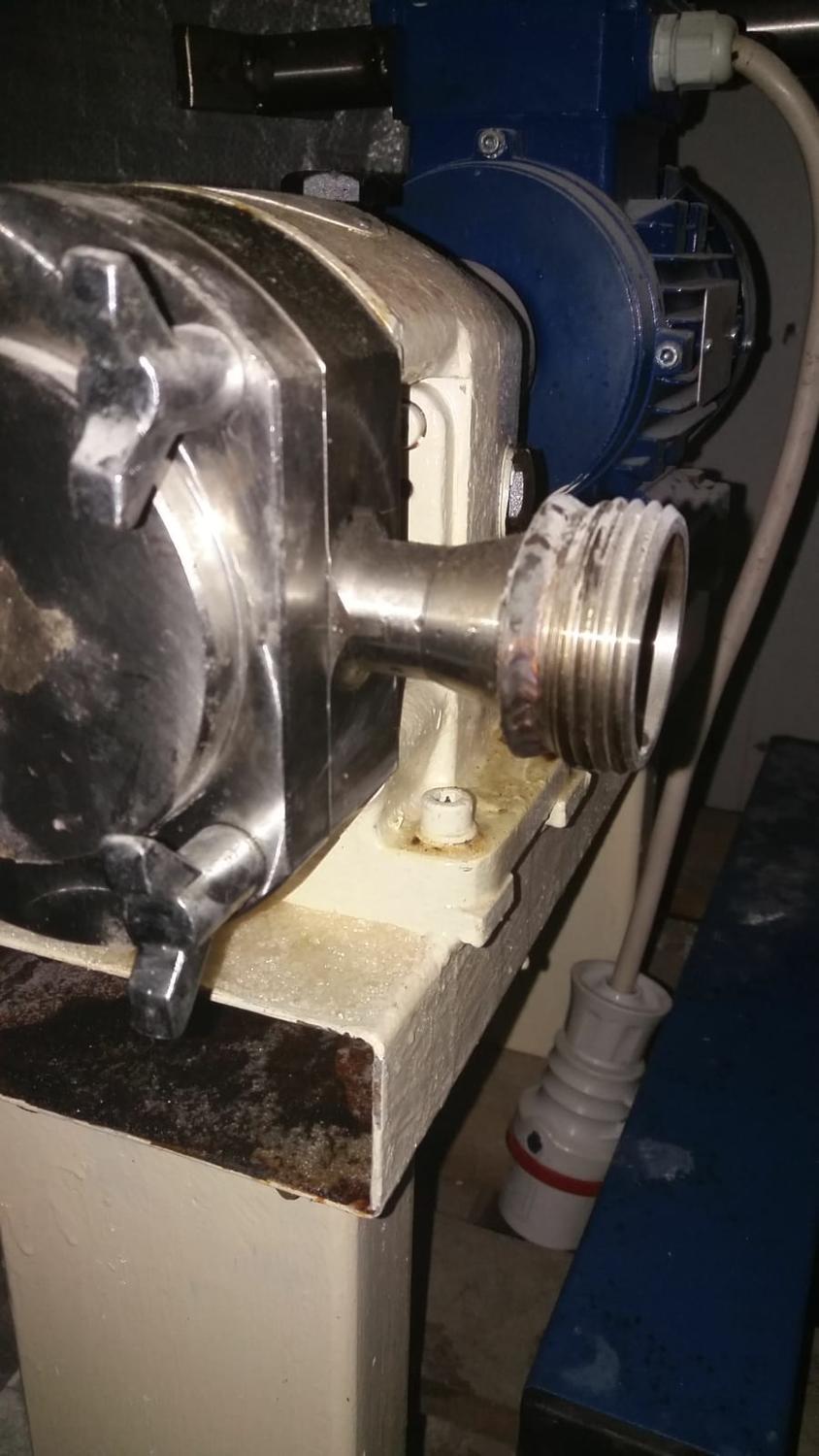 Lot Jaw pumps for molasses and glucose