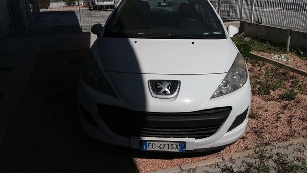 101#3074 Autocarro Peugeot 207 Van in vendita - foto 2