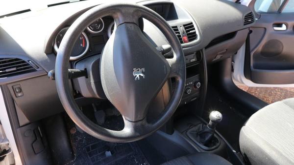 101#3074 Autocarro Peugeot 207 Van in vendita - foto 9