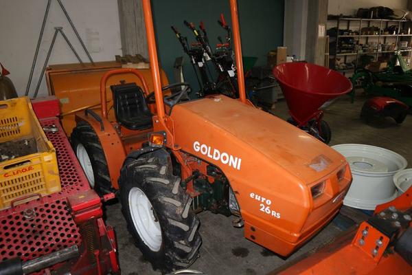 104#3074 Trattore Goldoni in vendita - foto 3