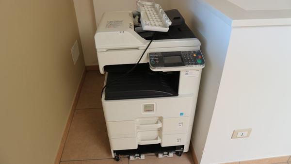 21#3074 Arredamento e attrezzature ufficio in vendita - foto 1
