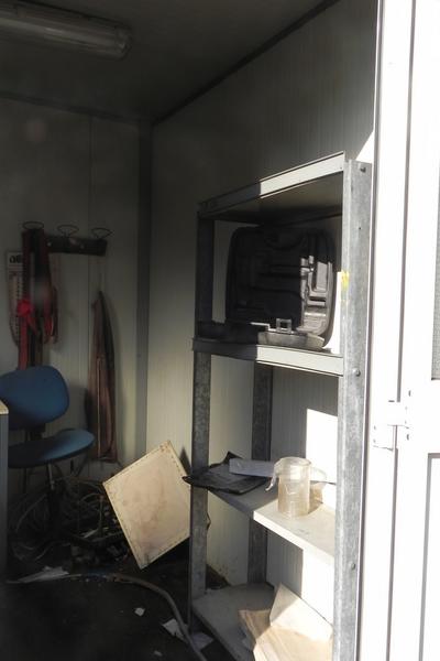 42#3078 Monoblocco coibentato uso ufficio con attrezzatura in vendita - foto 3