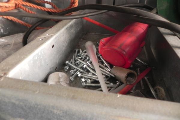 9#3078 Container uso deposito con bulloneria e ganci in vendita - foto 2