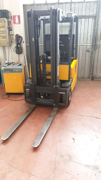 Carrelli elevatori in vendita