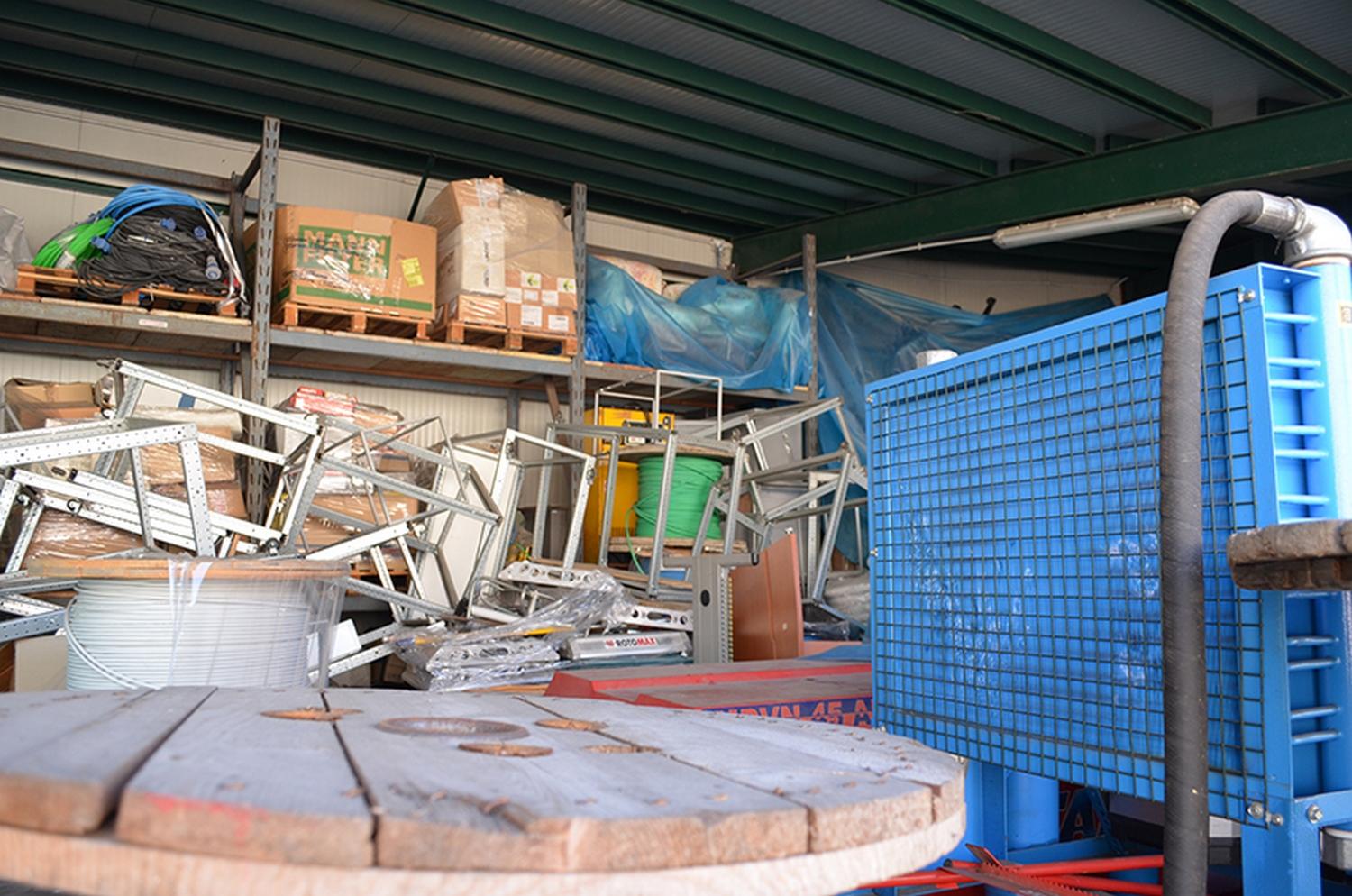 Lot Inventories of electrical warehouse equipment