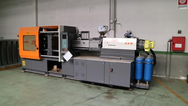 1#3109 Pressa ad iniezione per produzione tappi Plastic metal in vendita - foto 3