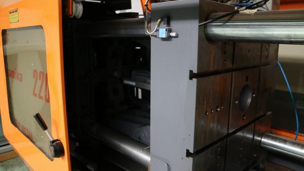 1#3109 Pressa ad iniezione per produzione tappi Plastic metal in vendita - foto 12