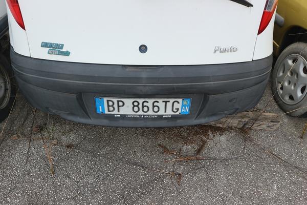 10#3112 Autocarro Fiat Punto in vendita - foto 2