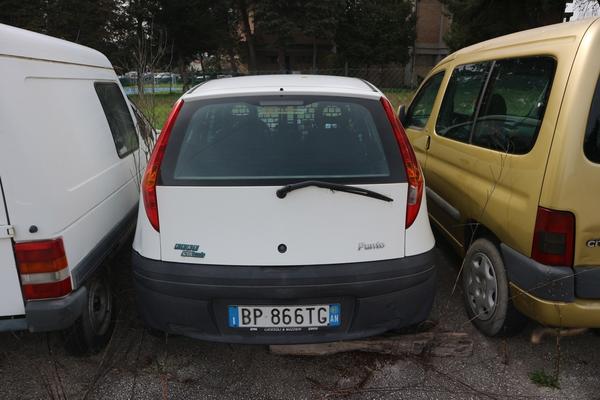 10#3112 Autocarro Fiat Punto in vendita - foto 3