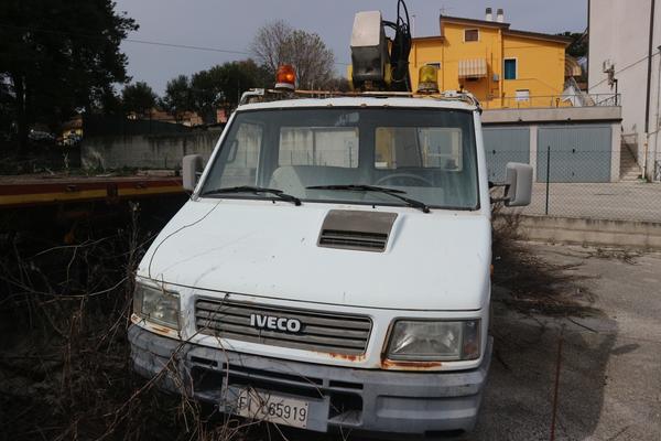 7#3112 Autoveicolo Iveco con piattaforma in vendita - foto 11