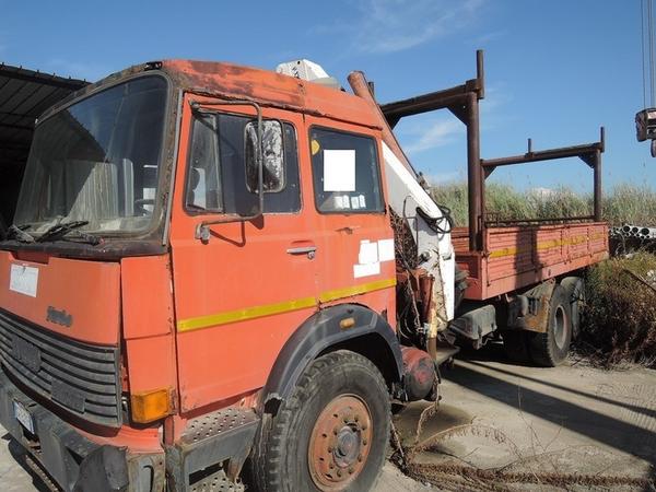 10#3113 Autocarro Iveco Fiat con gru in vendita - foto 1