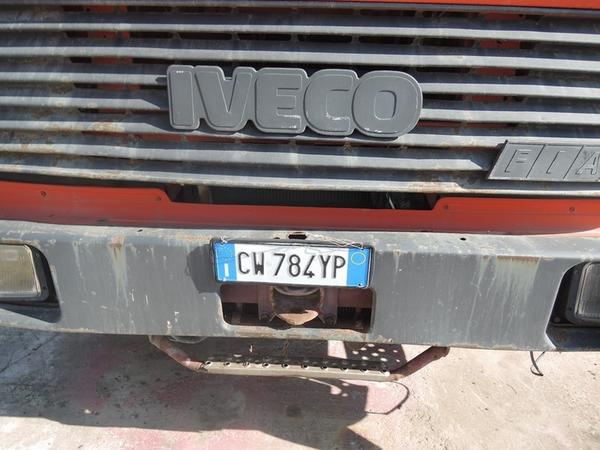 10#3113 Autocarro Iveco Fiat con gru in vendita - foto 3