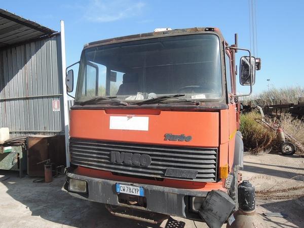 10#3113 Autocarro Iveco Fiat con gru in vendita - foto 4