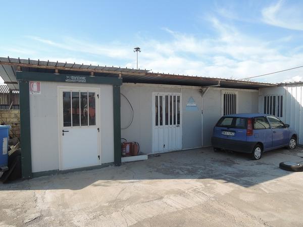 2#3113 Monoblocco coibentato e attrezzature ufficio in vendita - foto 1