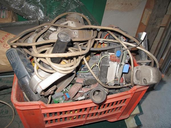3#3121 Avvitatore Bosch e mola da banco in vendita - foto 4