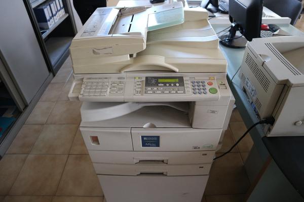 1#3129 Arredamento e attrezzature ufficio in vendita - foto 13