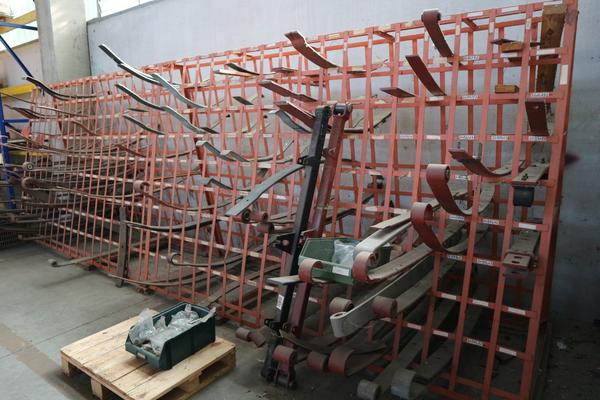 2#3129 Scaffalature e ricambi per autotreni e autoveicoli in vendita - foto 19