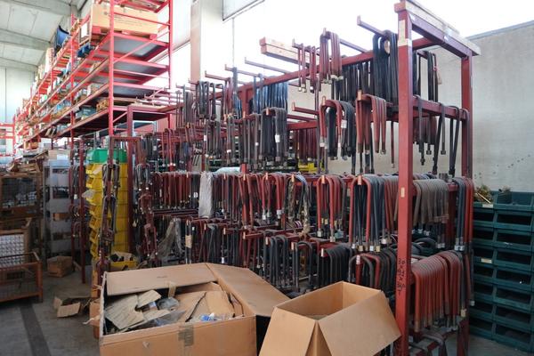 2#3129 Scaffalature e ricambi per autotreni e autoveicoli in vendita - foto 37
