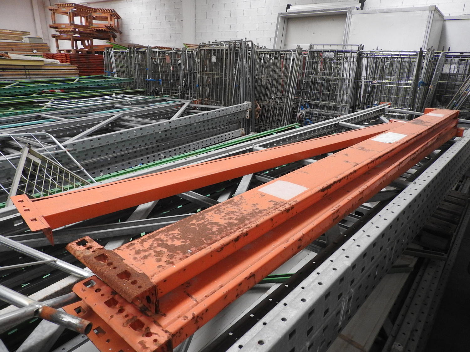 Lot Pallet racking