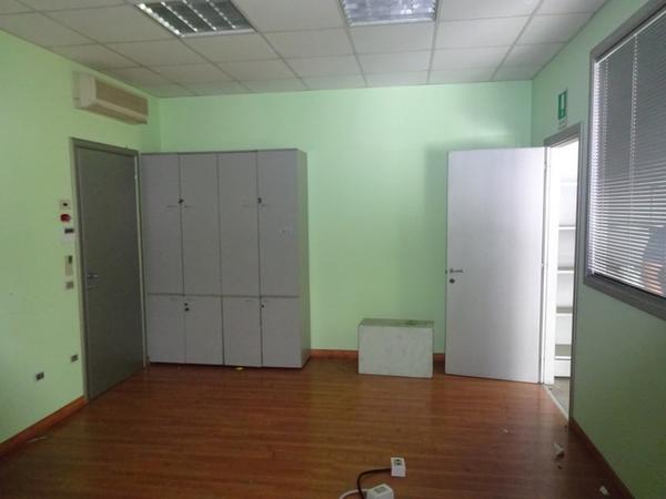 3#3164 Bancone reception e arredi ufficio in vendita - foto 18