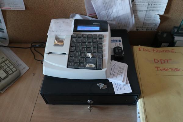 4#3168 Fotocopiatrice Olivetti e computer Fujitsu in vendita - foto 3