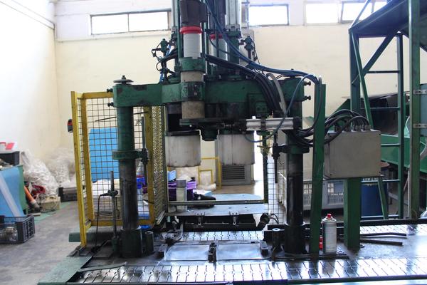 1#3180 Ramo di azienda dedita alla distribuzione di contenitori in vetro per imbottigliamento in vendita - foto 65