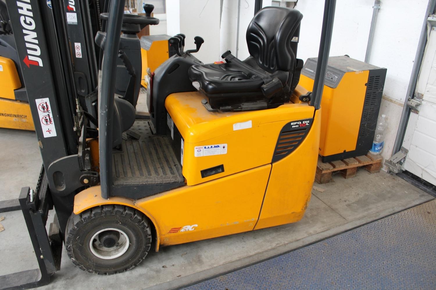 Lot Jungheinrich lift truck