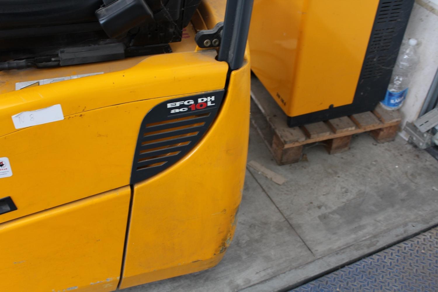 Lot Jungheinrich lift truck