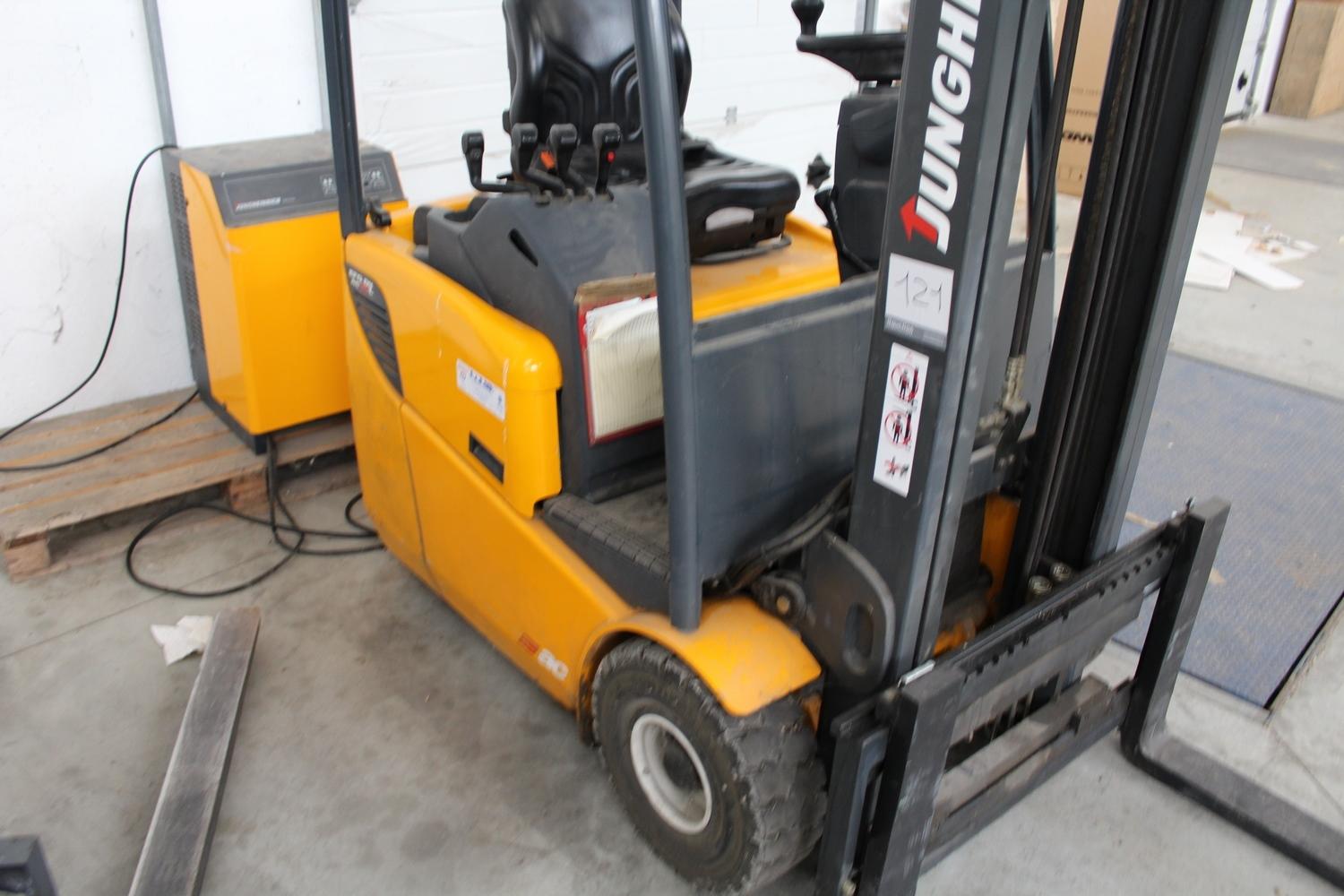 Lot Jungheinrich lift truck