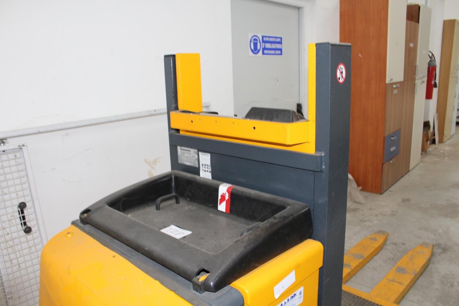 Lot Jungheinrich lift truck