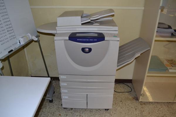 4#3204 Arredi ed attrezzature ufficio in vendita - foto 1