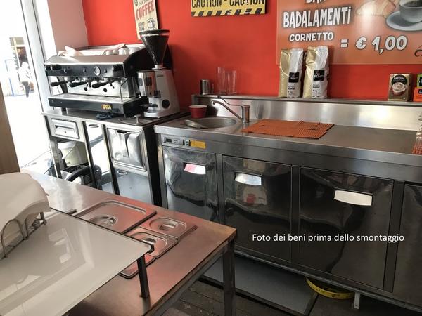 3#3208 Arredi ed attrezzature per bar in vendita - foto 4