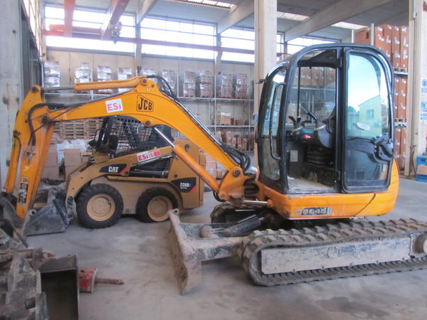 1#3211 Mini escavatore JCB mod. 8045 in vendita - foto 3