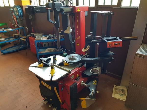 Attrezzatura meccanica in vendita