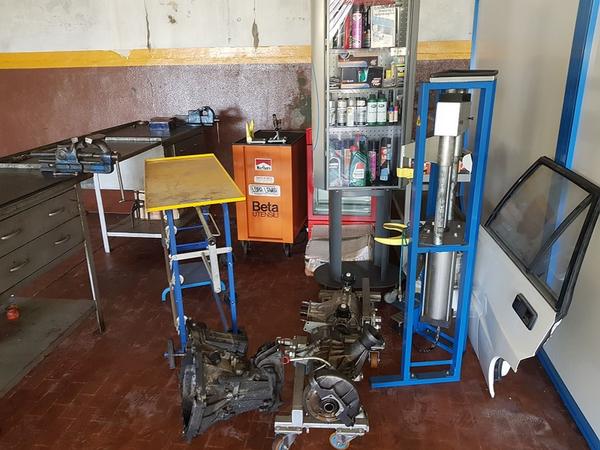 2#3215 Arredo e accessori per carrozzeria in vendita - foto 2