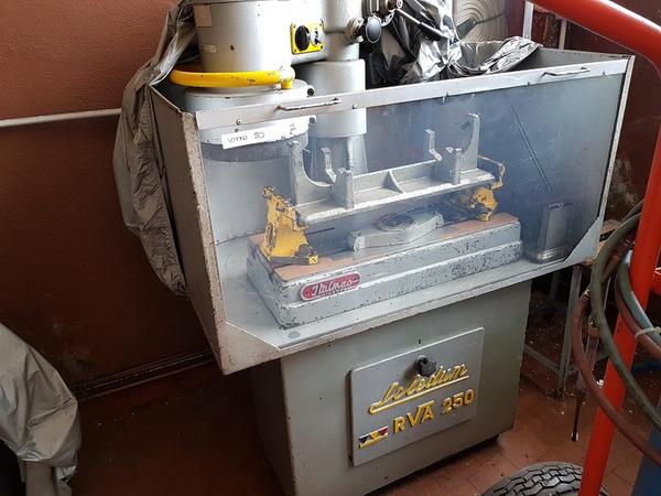 Attrezzatura meccanica in vendita