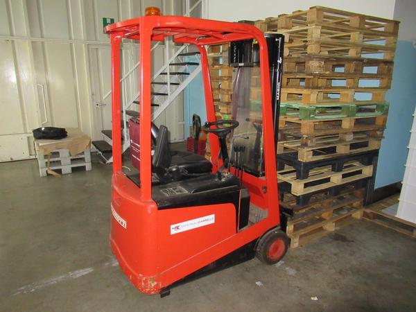 Carrelli elevatori in vendita