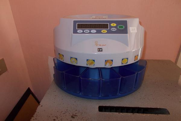 2#3255 Registratori di cassa e materiale infermeria in vendita - foto 12