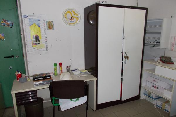 2#3255 Registratori di cassa e materiale infermeria in vendita - foto 16