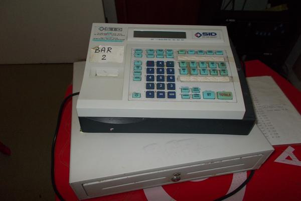 2#3255 Registratori di cassa e materiale infermeria in vendita - foto 30