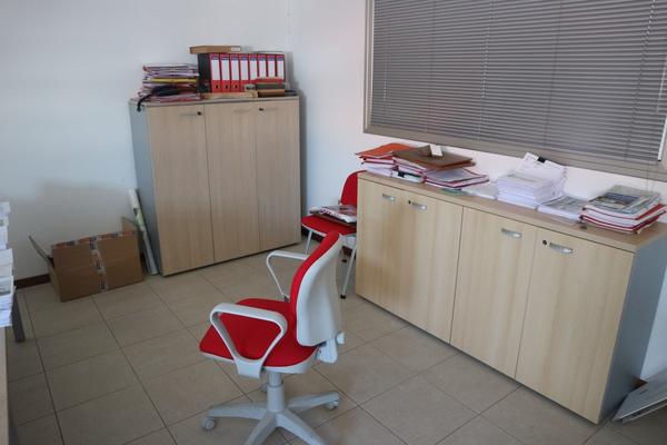 19#3259 Arredamento ed attrezzature da ufficio in vendita - foto 11