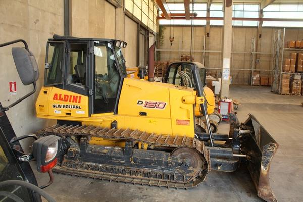 1#3264 Apripista cingolato Dozer D150 in vendita - foto 6