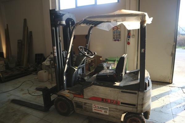 12#3266 Carrello elevatore OM e transpallet Komatsu in vendita - foto 1