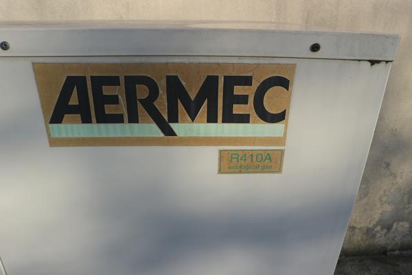 7#3266 Condizionatore Aermec ed estintori in vendita - foto 2