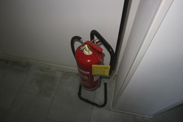 7#3266 Condizionatore Aermec ed estintori in vendita - foto 6