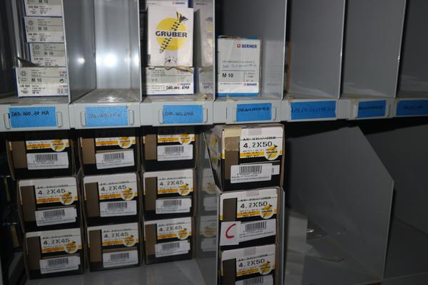 17#3271 Utensileria e minuteria in vendita - foto 7