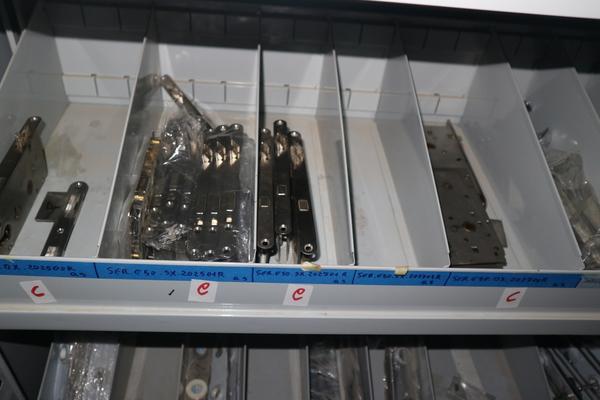 17#3271 Utensileria e minuteria in vendita - foto 10
