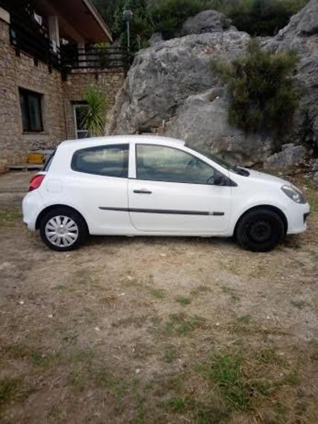 1#3312 Autocarro Renault Clio  in vendita - foto 1