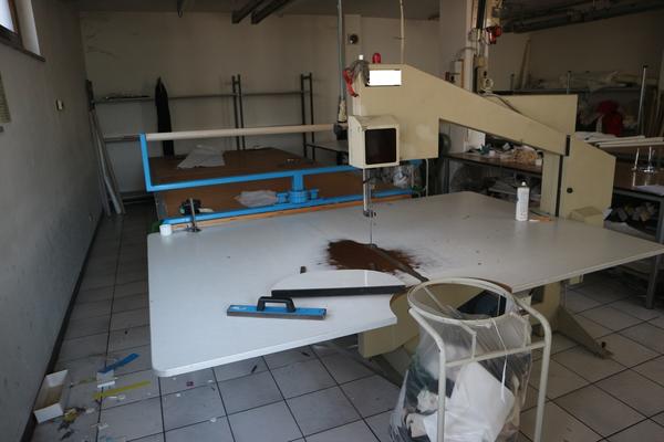 2#3316 Sega a nastro Siplac e attrezzature officina in vendita - foto 3